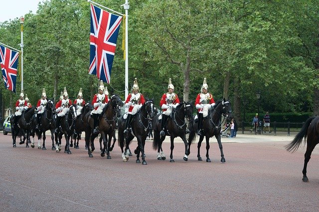 Free picture London Change Of Guards Buckingham -  to be edited by GIMP free image editor by OffiDocs