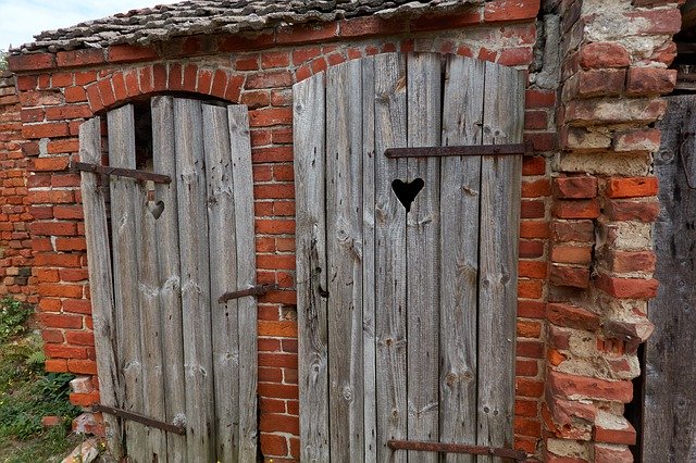 Безкоштовно завантажте Loo Squat Toilet Village Heart - безкоштовне фото або зображення для редагування за допомогою онлайн-редактора зображень GIMP