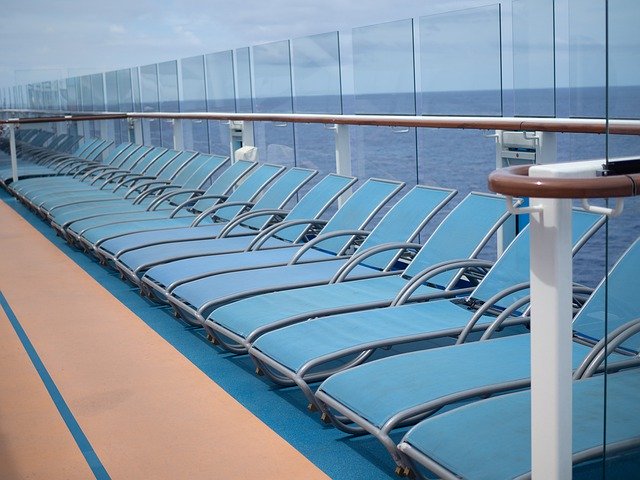 Бесплатно скачать Lounge Chairs Cruise - бесплатную фотографию или картинку для редактирования с помощью онлайн-редактора изображений GIMP