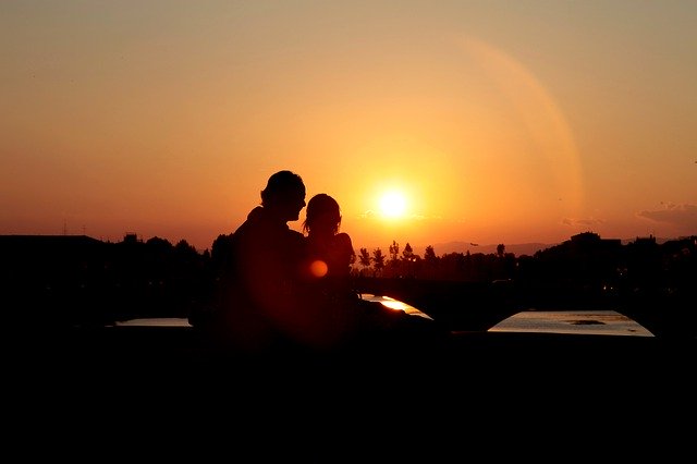 Libreng download Love Couple Sunset - libreng larawan o larawan na ie-edit gamit ang GIMP online na editor ng imahe