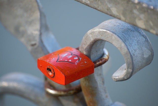 Free download love lock heart love castle bridge free picture to be edited with GIMP free online image editor