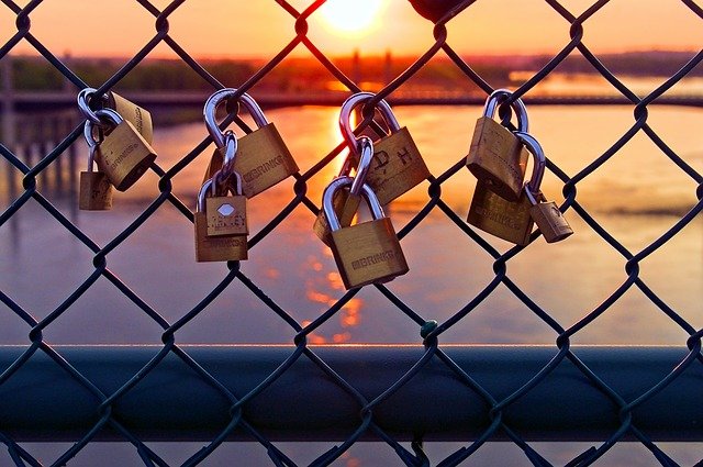 Free download love locks at sunset love padlock free picture to be edited with GIMP free online image editor