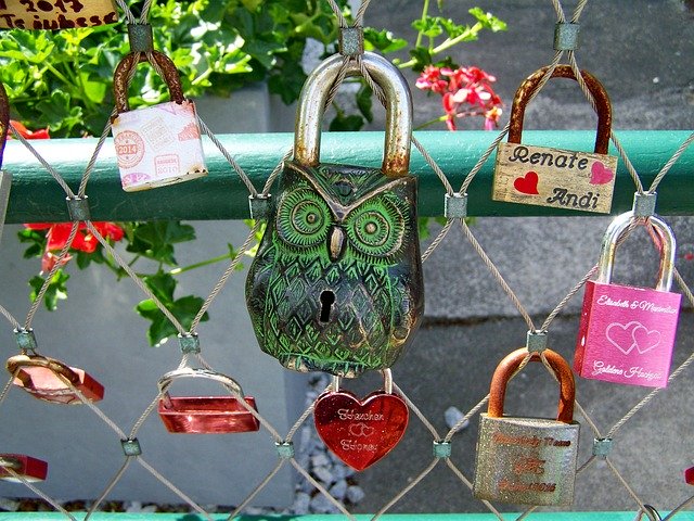 Unduh gratis Love Lock Symbol Loyalty - foto atau gambar gratis untuk diedit dengan editor gambar online GIMP