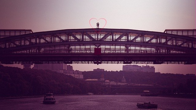 Free download lovers on the bridge moscow love free picture to be edited with GIMP free online image editor