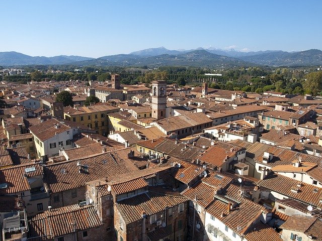 Téléchargement gratuit du toit de la ville de Lucca - photo ou image gratuite à éditer avec l'éditeur d'images en ligne GIMP