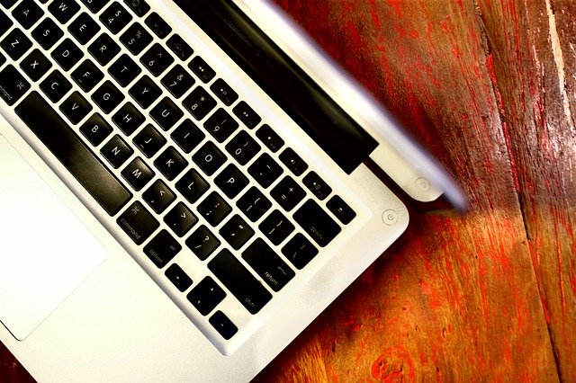 Descărcare gratuită Macbook Notebook Home Office - fotografie sau imagini gratuite pentru a fi editate cu editorul de imagini online GIMP