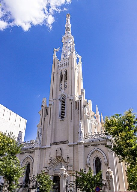 ดาวน์โหลดฟรี Madrid Church Architecture - ภาพถ่ายหรือรูปภาพฟรีที่จะแก้ไขด้วยโปรแกรมแก้ไขรูปภาพออนไลน์ GIMP