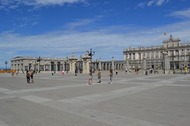 Descărcare gratuită Muzeul Palatului Real din Madrid - fotografie sau imagini gratuite pentru a fi editate cu editorul de imagini online GIMP