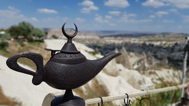 Gratis download Magic Lamp Crescent AladdinS - gratis foto of afbeelding om te bewerken met GIMP online afbeeldingseditor