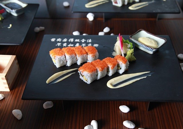 Free graphic maki roll sushi j japanese healthy to be edited by GIMP free image editor by OffiDocs
