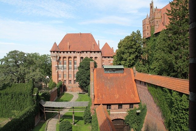 Free download Malbork Castle Poland Historical -  free photo or picture to be edited with GIMP online image editor