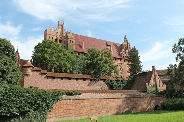 Free download Malbork Castle Poland Places Of -  free photo or picture to be edited with GIMP online image editor