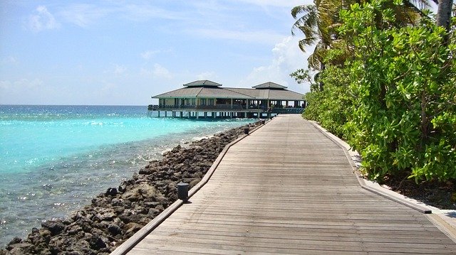 Descarga gratuita Maldives Pier Island: plantilla de fotografía gratuita para editar con el editor de imágenes en línea GIMP
