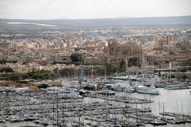 ดาวน์โหลดฟรี Mallorca Spain Marina - ภาพถ่ายหรือรูปภาพฟรีที่จะแก้ไขด้วยโปรแกรมแก้ไขรูปภาพออนไลน์ GIMP