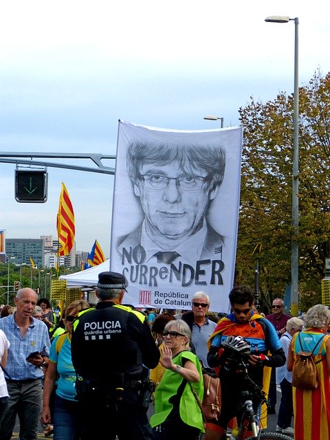 Kostenloser Download Manifestation Catalunya - kostenloses kostenloses Foto oder Bild zur Bearbeitung mit GIMP Online-Bildbearbeitung