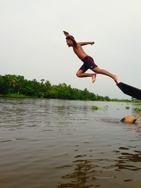 Muat turun percuma Man Jump Pond - foto atau gambar percuma untuk diedit dengan editor imej dalam talian GIMP