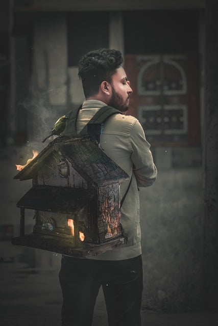 Бесплатно скачать мужской миниатюрный дом-рюкзак бесплатное изображение для редактирования с помощью бесплатного онлайн-редактора изображений GIMP
