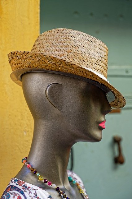 Bezpłatne pobieranie Mannequin Straw Hat - darmowe zdjęcie lub obraz do edycji za pomocą internetowego edytora obrazów GIMP