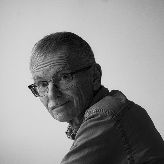 Descarga gratuita de retrato de hombre anciano, imagen gratuita de anciano para editar con el editor de imágenes en línea gratuito GIMP
