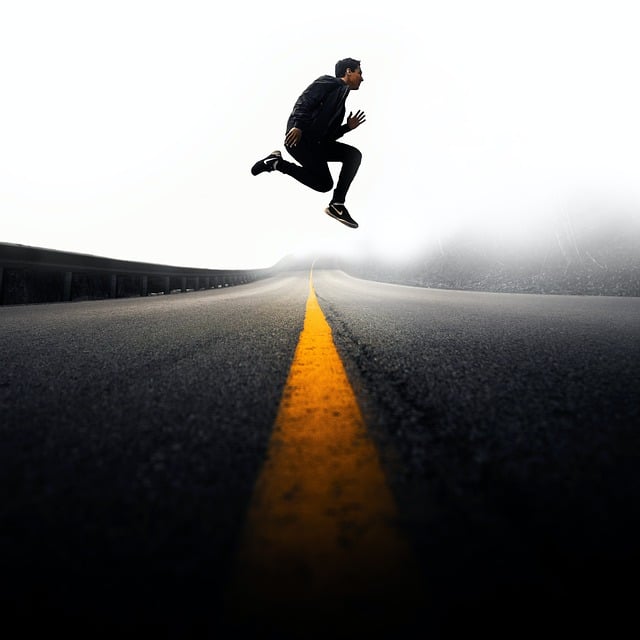 ດາວໂຫຼດຟຣີ man road jump gravity air person free picture to be edited with GIMP free online image editor