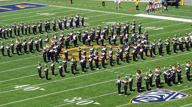 Muat turun percuma Kolej Marching Band - foto atau gambar percuma untuk diedit dengan editor imej dalam talian GIMP