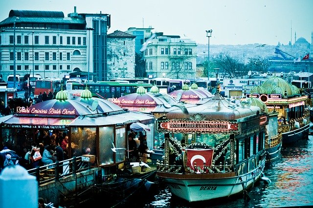 Téléchargement gratuit du marché du tourisme du Bosphore - photo ou image gratuite à éditer avec l'éditeur d'images en ligne GIMP