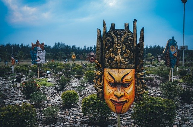 Bezpłatne pobieranie Mask Garden Sky - bezpłatne zdjęcie lub obraz do edycji za pomocą internetowego edytora obrazów GIMP