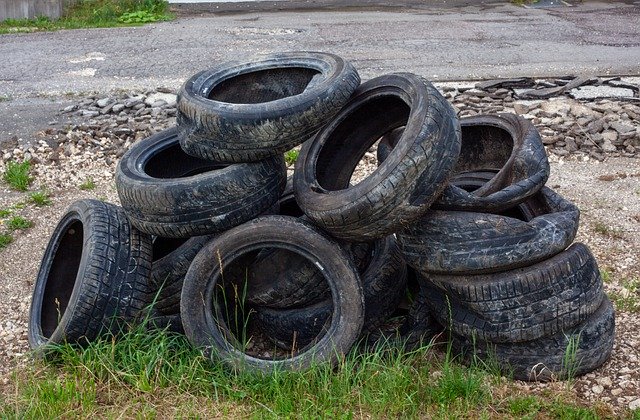 Unduh gratis Mature Old Tires Micro-Plastik - foto atau gambar gratis untuk diedit dengan editor gambar online GIMP