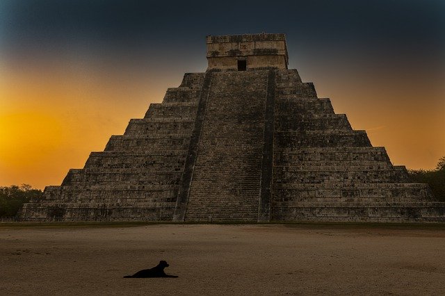Descărcare gratuită Mayan Temple Chichen Itza - fotografie sau imagini gratuite pentru a fi editate cu editorul de imagini online GIMP