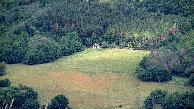 Téléchargement gratuit de Meadow House Landscape - photo ou image gratuite à modifier avec l'éditeur d'images en ligne GIMP