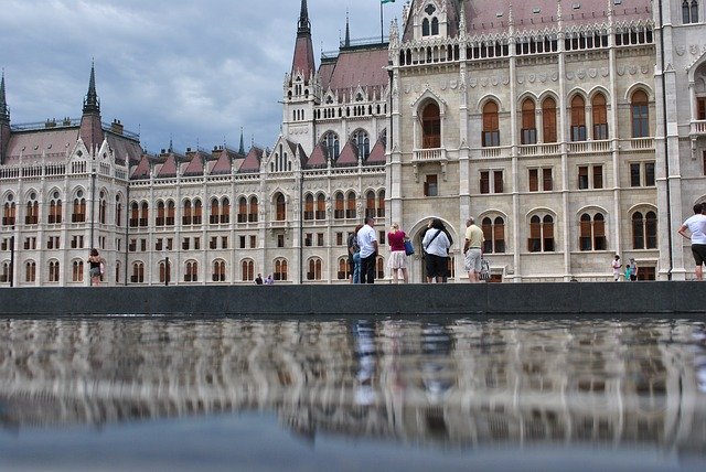 ดาวน์โหลดฟรี Memorial Site Kossuth Square - ภาพถ่ายหรือรูปภาพที่จะแก้ไขด้วยโปรแกรมแก้ไขรูปภาพออนไลน์ GIMP ฟรี