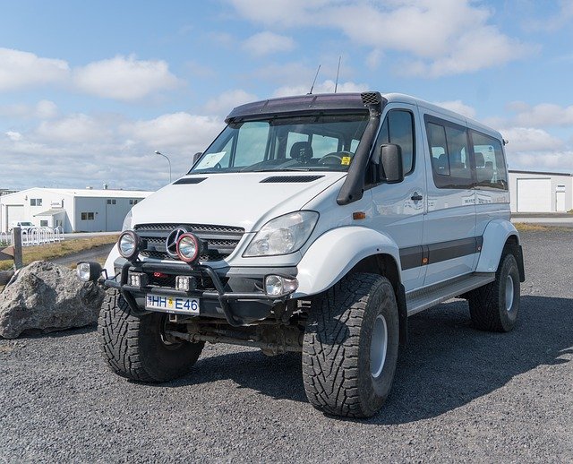 Baixe gratuitamente o veículo off-road Mercedes Hummer - foto ou imagem gratuita a ser editada com o editor de imagens online do GIMP