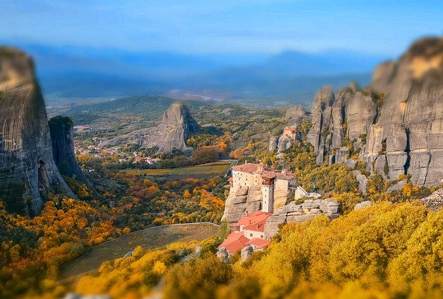 Бесплатно скачать Скалы Метеоры в Греции - бесплатное фото или изображение для редактирования с помощью онлайн-редактора изображений GIMP