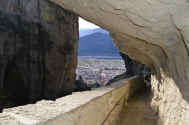 Скачать бесплатно Meteora Holly Trinity Monastery - бесплатное фото или изображение для редактирования с помощью онлайн-редактора GIMP