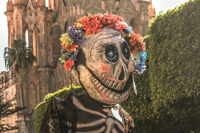 ดาวน์โหลดฟรี Mexico Catrina Celebration - ภาพถ่ายหรือรูปภาพฟรีที่จะแก้ไขด้วยโปรแกรมแก้ไขรูปภาพออนไลน์ GIMP