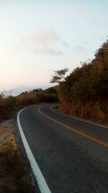 Скачать бесплатно Michoacán Road Asphalt - бесплатное фото или изображение для редактирования с помощью онлайн-редактора изображений GIMP