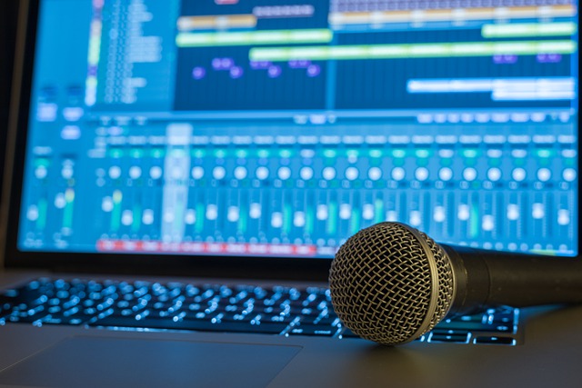 Free download microphone audio broadcast free picture to be edited with GIMP free online image editor