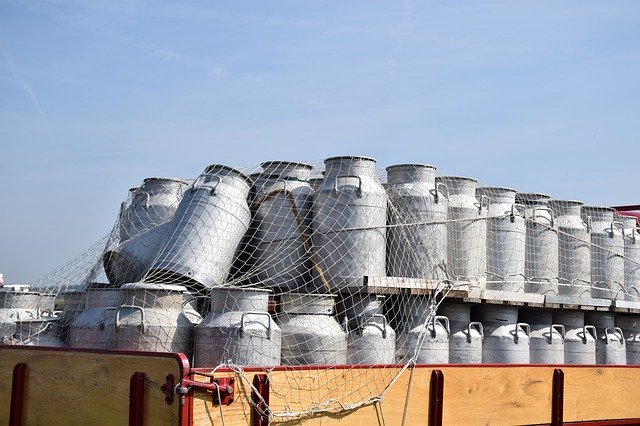 Bezpłatne pobieranie Milk Churn Melkauto Historical - darmowe zdjęcie lub obraz do edycji za pomocą internetowego edytora obrazów GIMP