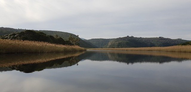 Безкоштовно завантажити Mirror Symmetry Outdoor - безкоштовне фото або зображення для редагування за допомогою онлайн-редактора зображень GIMP