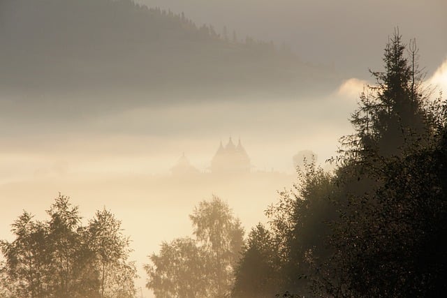 Muat turun percuma mist carpathians ukraine lanskap gambar percuma untuk diedit dengan editor imej dalam talian percuma GIMP