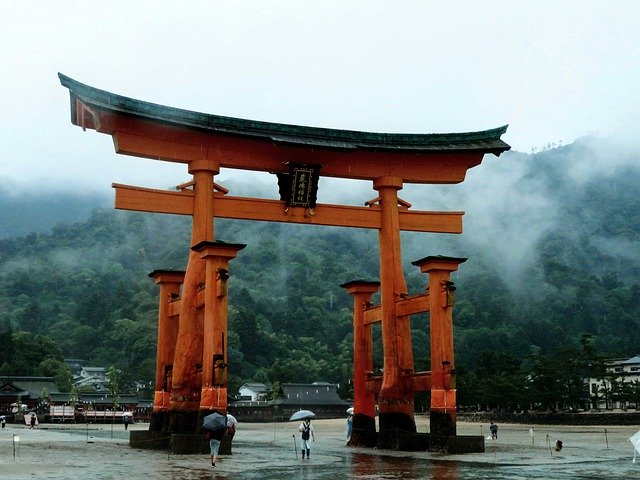 Unduh gratis Kuil Miyajima Torii - foto atau gambar gratis untuk diedit dengan editor gambar online GIMP