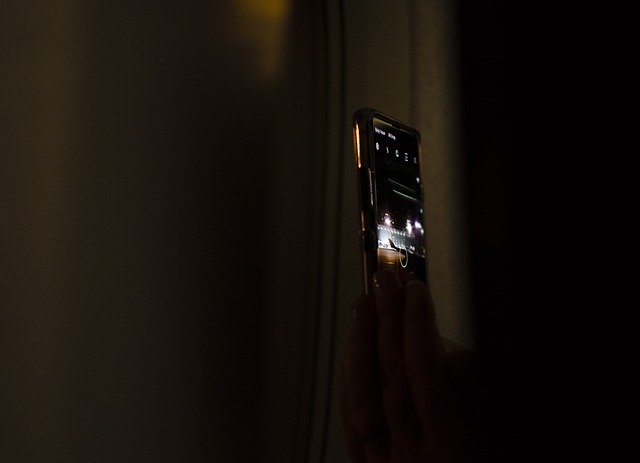 Kostenloser Download Mobile Dark Lighting Samsung Smart - kostenloses Foto oder Bild zur Bearbeitung mit GIMP Online-Bildbearbeitung