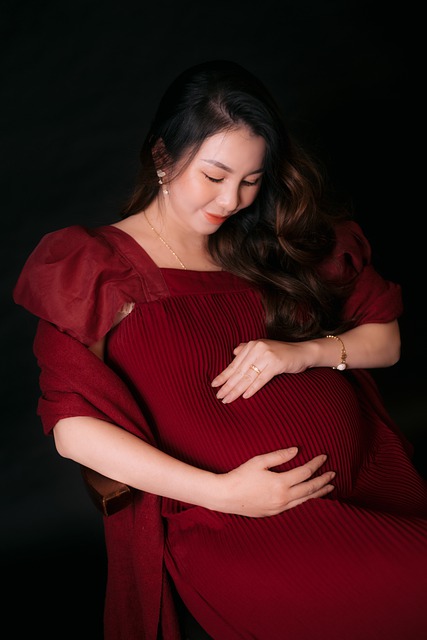 Free download mom mother pregnant love woman free picture to be edited with GIMP free online image editor