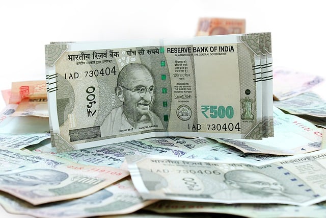 Download grátis de notas de dinheiro, rúpias indianas, imagem gratuita para ser editada com o editor de imagens on-line gratuito do GIMP