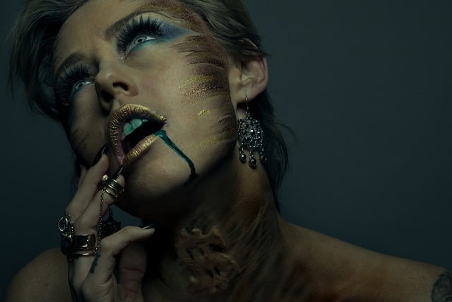 Free download money gold green blood choke free picture to be edited with GIMP free online image editor