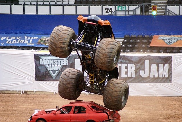 Free download monster truck jump extreme sports free picture to be edited with GIMP free online image editor