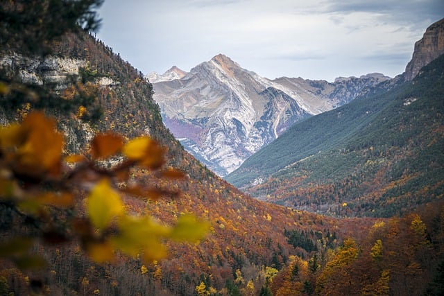 Descărcare gratuită monte perdido toamna munte imagine gratuită pentru a fi editată cu editorul de imagini online gratuit GIMP