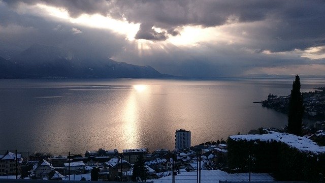 Скачать бесплатно Montreux Winter Lake - бесплатное фото или изображение для редактирования с помощью онлайн-редактора изображений GIMP