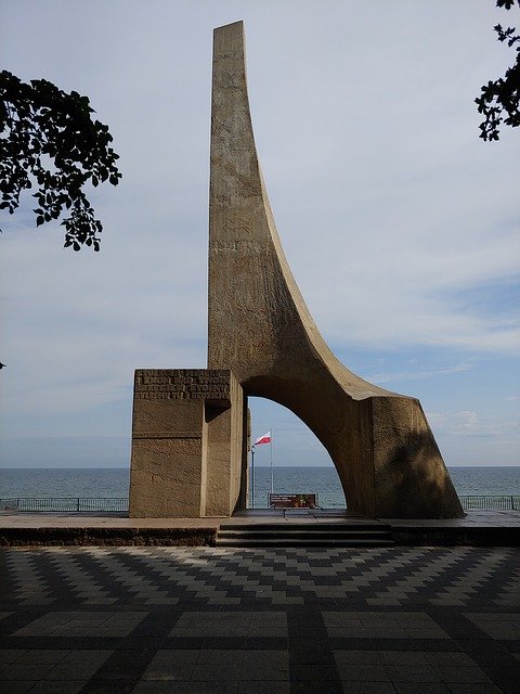 Free download Monument Kołobrzeg Park -  free photo or picture to be edited with GIMP online image editor