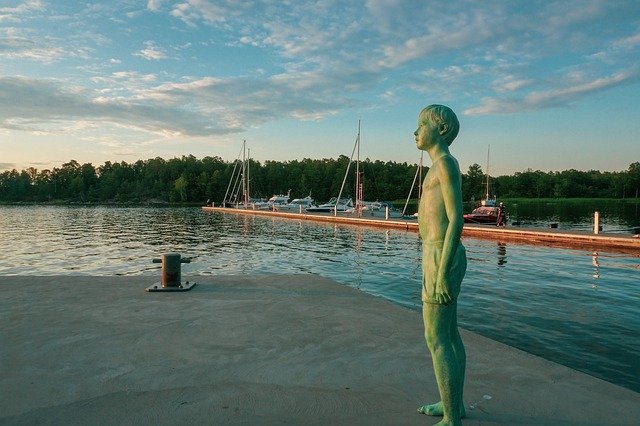 Безкоштовно завантажте Monument Lake Landscape — безкоштовну фотографію чи зображення для редагування за допомогою онлайн-редактора зображень GIMP